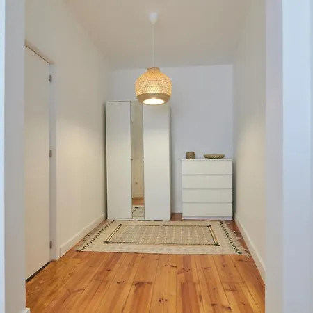 Retiro Da Graca: Stylish Sunny Apt With A Balcony *