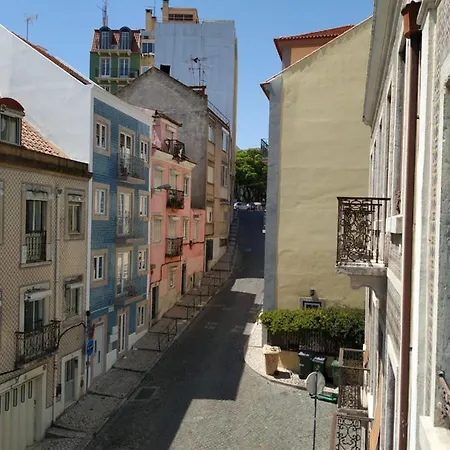 Retiro Da Graca: Stylish Sunny Apt With A Balcony Apartment Lisbon