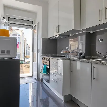 Apartment Retiro Da Graca: Stylish Sunny Apt With A Balcony