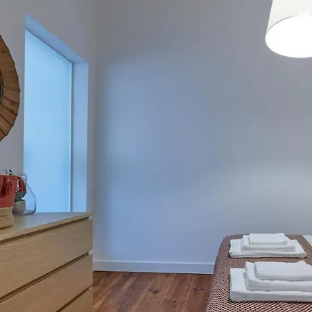 Apartment Retiro Da Graca: Stylish Sunny Apt With A Balcony
