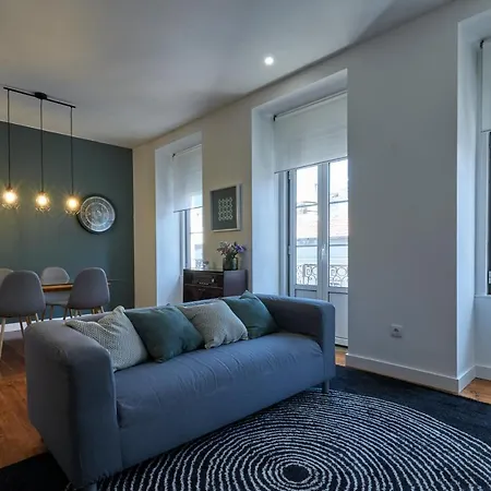 アパート Retiro Da Graca: Stylish Sunny Apt With A Balcony リスボン