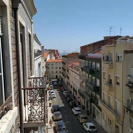 Retiro Da Graca: Stylish Sunny Apt With A Balcony