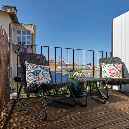 Retiro Da Graca: Stylish Sunny Apt With A Balcony Apartment Lissabon
